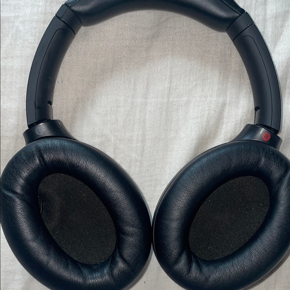 Sony WH-1000XM4 Wireless Noise Canceling Over-the-Ear Headphones - Picture 3 of 5